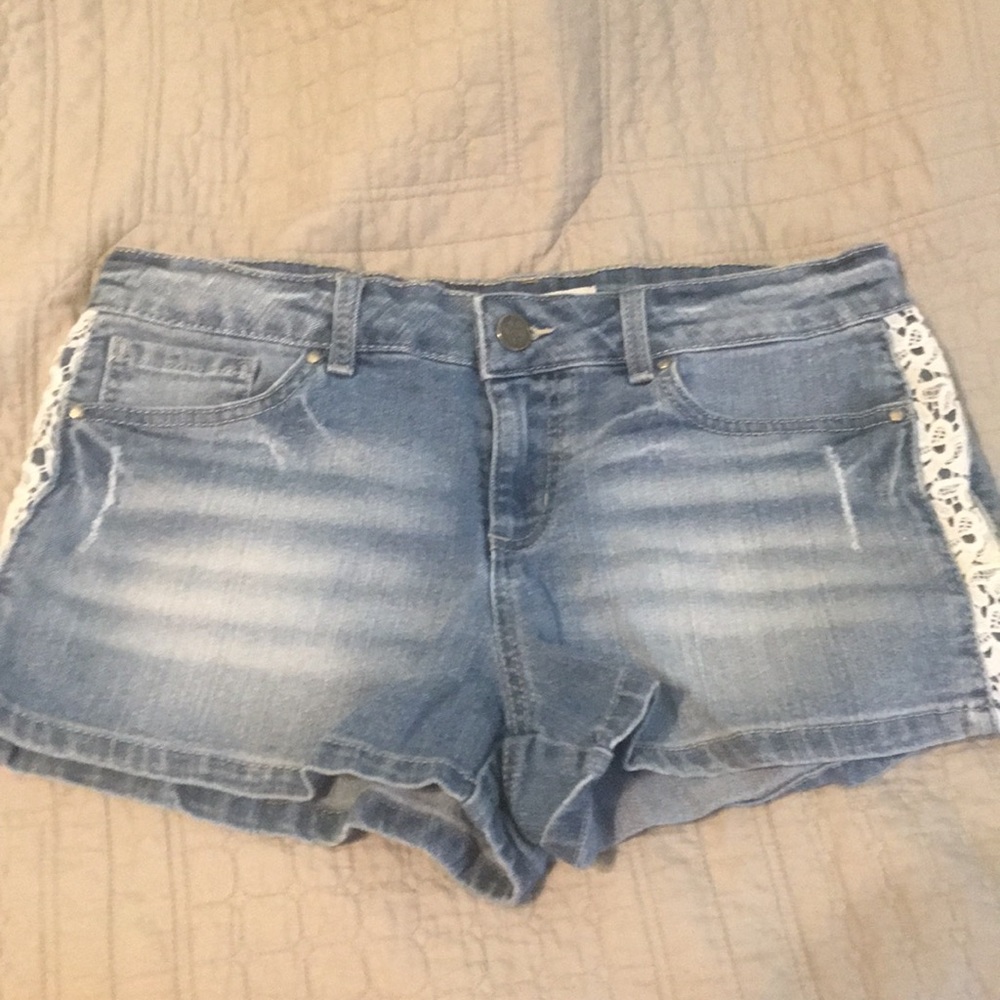Crochet side Jean shorts